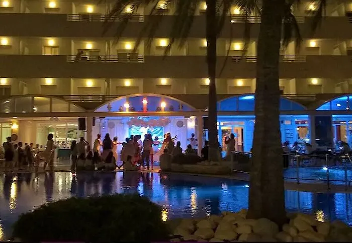 Hotel Ar Roca Esmeralda &