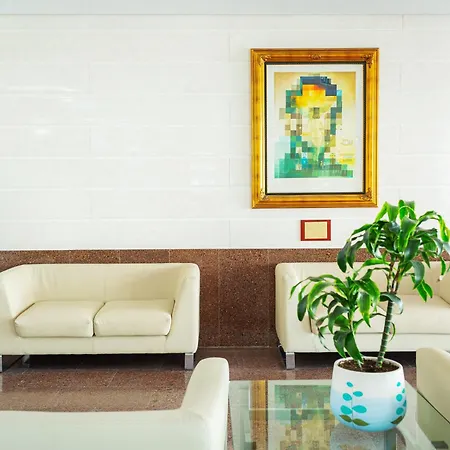 Ar Roca Esmeralda & מלון קלפה