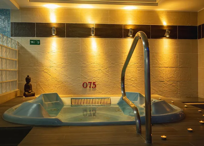 Hotel Ar Roca Esmeralda &